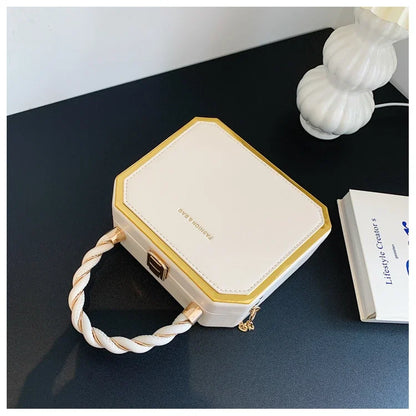 Female Bags on Sale 2024 High Quality Westernized Minimalist and Versatile High-end Box Bag New Exquisite Chain Crossbody Bag