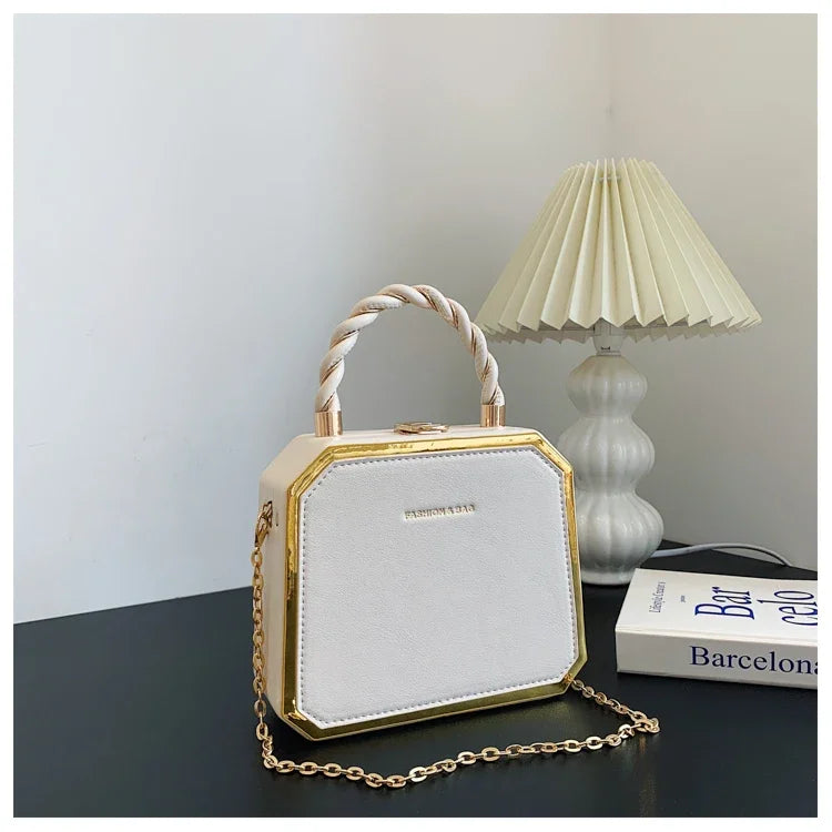 Female Bags on Sale 2024 High Quality Westernized Minimalist and Versatile High-end Box Bag New Exquisite Chain Crossbody Bag