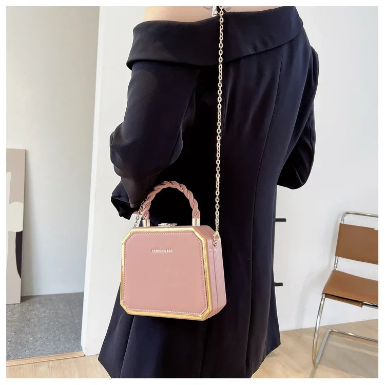 Female Bags on Sale 2024 High Quality Westernized Minimalist and Versatile High-end Box Bag New Exquisite Chain Crossbody Bag