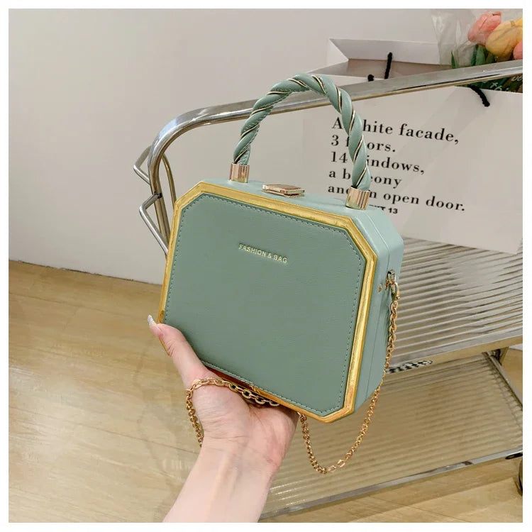 Female Bags on Sale 2024 High Quality Westernized Minimalist and Versatile High-end Box Bag New Exquisite Chain Crossbody Bag