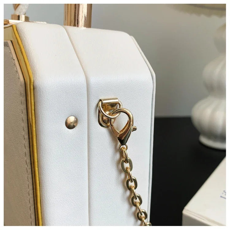 Female Bags on Sale 2024 High Quality Westernized Minimalist and Versatile High-end Box Bag New Exquisite Chain Crossbody Bag