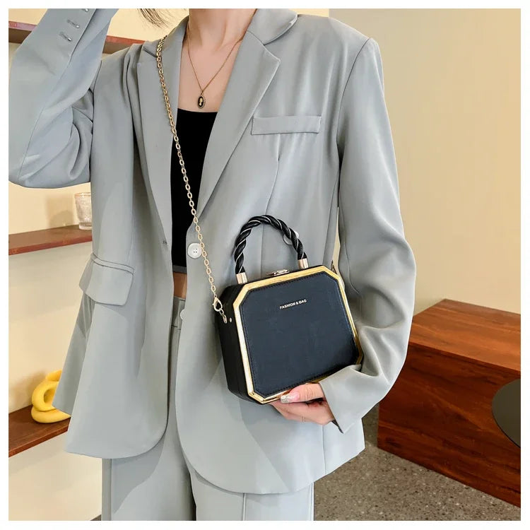 Female Bags on Sale 2024 High Quality Westernized Minimalist and Versatile High-end Box Bag New Exquisite Chain Crossbody Bag