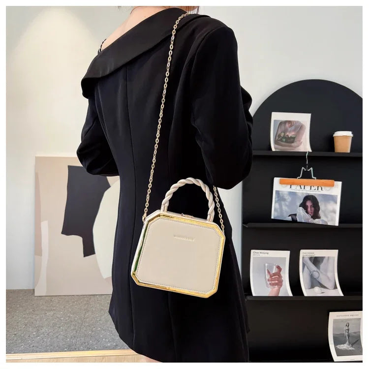 Female Bags on Sale 2024 High Quality Westernized Minimalist and Versatile High-end Box Bag New Exquisite Chain Crossbody Bag