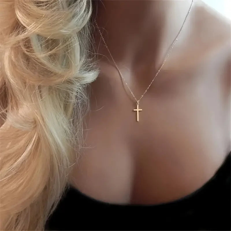 Women's cross necklace 14K gold-plated exquisite small cross pendant necklace