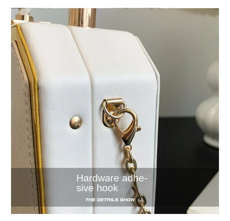 Female Bags on Sale 2024 High Quality Westernized Minimalist and Versatile High-end Box Bag New Exquisite Chain Crossbody Bag