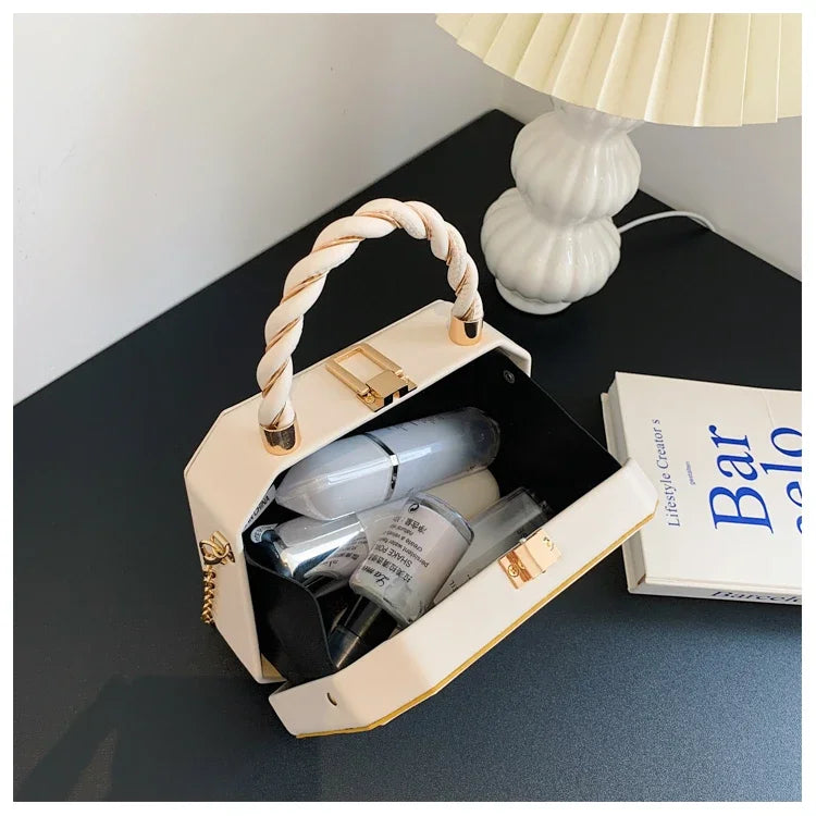 Female Bags on Sale 2024 High Quality Westernized Minimalist and Versatile High-end Box Bag New Exquisite Chain Crossbody Bag