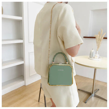 Female Bags on Sale 2024 High Quality Westernized Minimalist and Versatile High-end Box Bag New Exquisite Chain Crossbody Bag