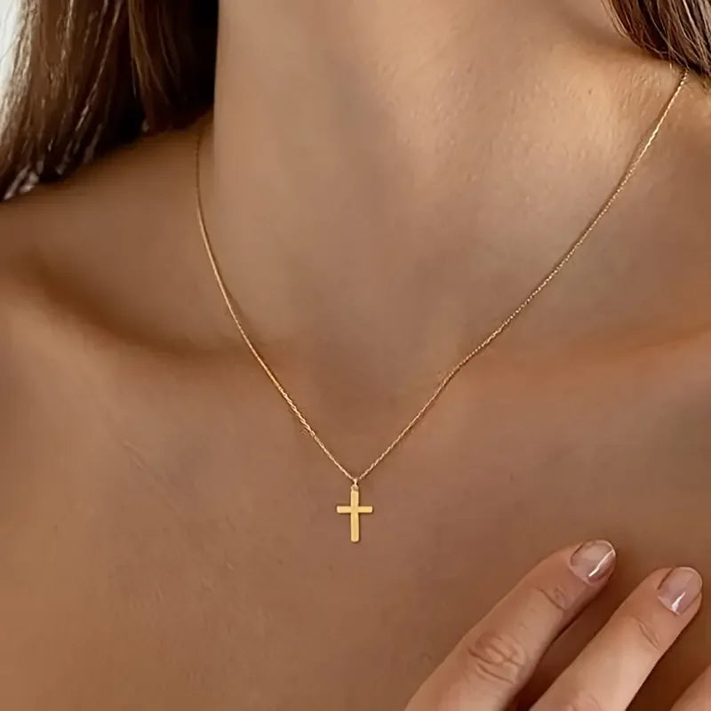 Women's cross necklace 14K gold-plated exquisite small cross pendant necklace