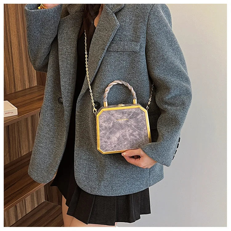 Senior Women's Handbag Explosion Fashion Portable Chain One Shoulder Bag Texture Foreign Style Cross Body Small Square Bag