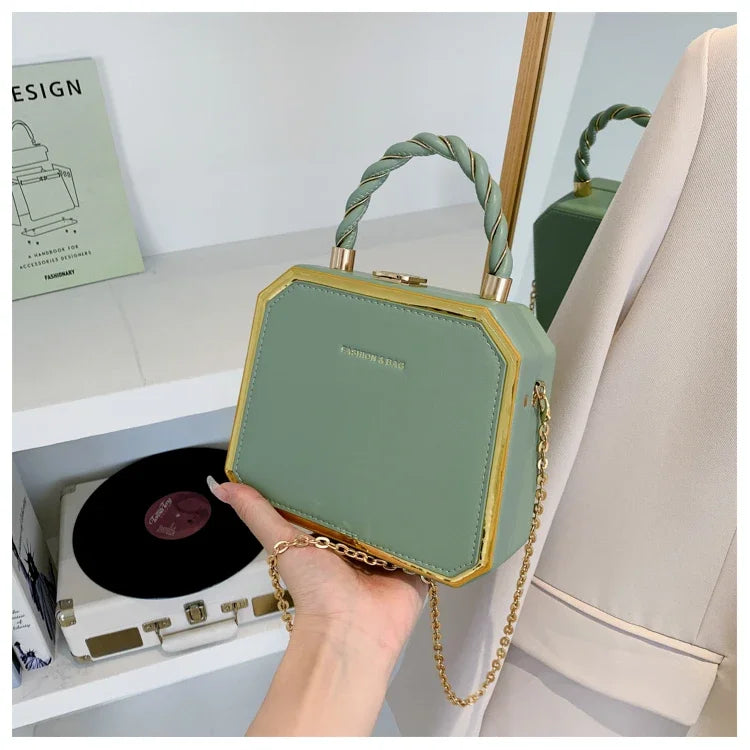 Female Bags on Sale 2024 High Quality Westernized Minimalist and Versatile High-end Box Bag New Exquisite Chain Crossbody Bag