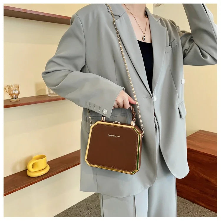 Female Bags on Sale 2024 High Quality Westernized Minimalist and Versatile High-end Box Bag New Exquisite Chain Crossbody Bag