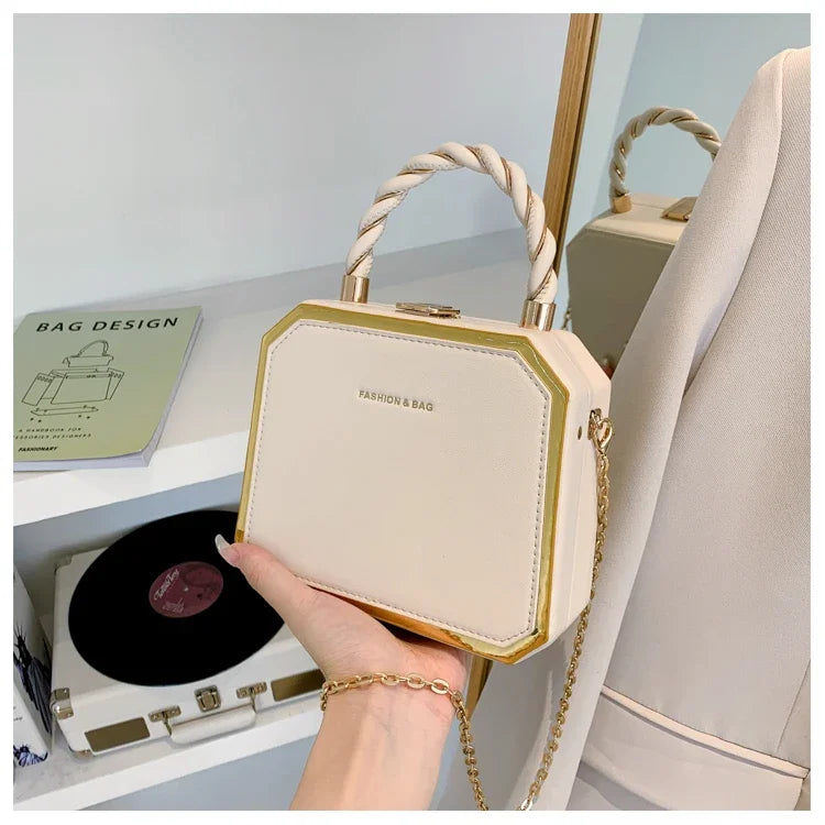 Female Bags on Sale 2024 High Quality Westernized Minimalist and Versatile High-end Box Bag New Exquisite Chain Crossbody Bag